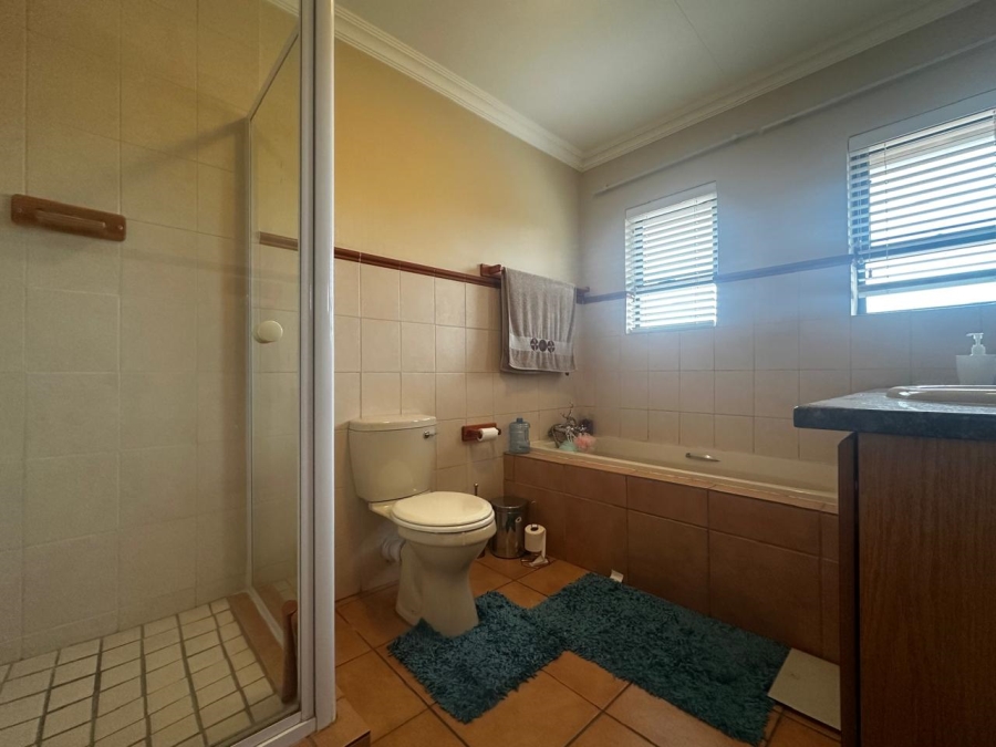 3 Bedroom Property for Sale in Heuwelsig Free State